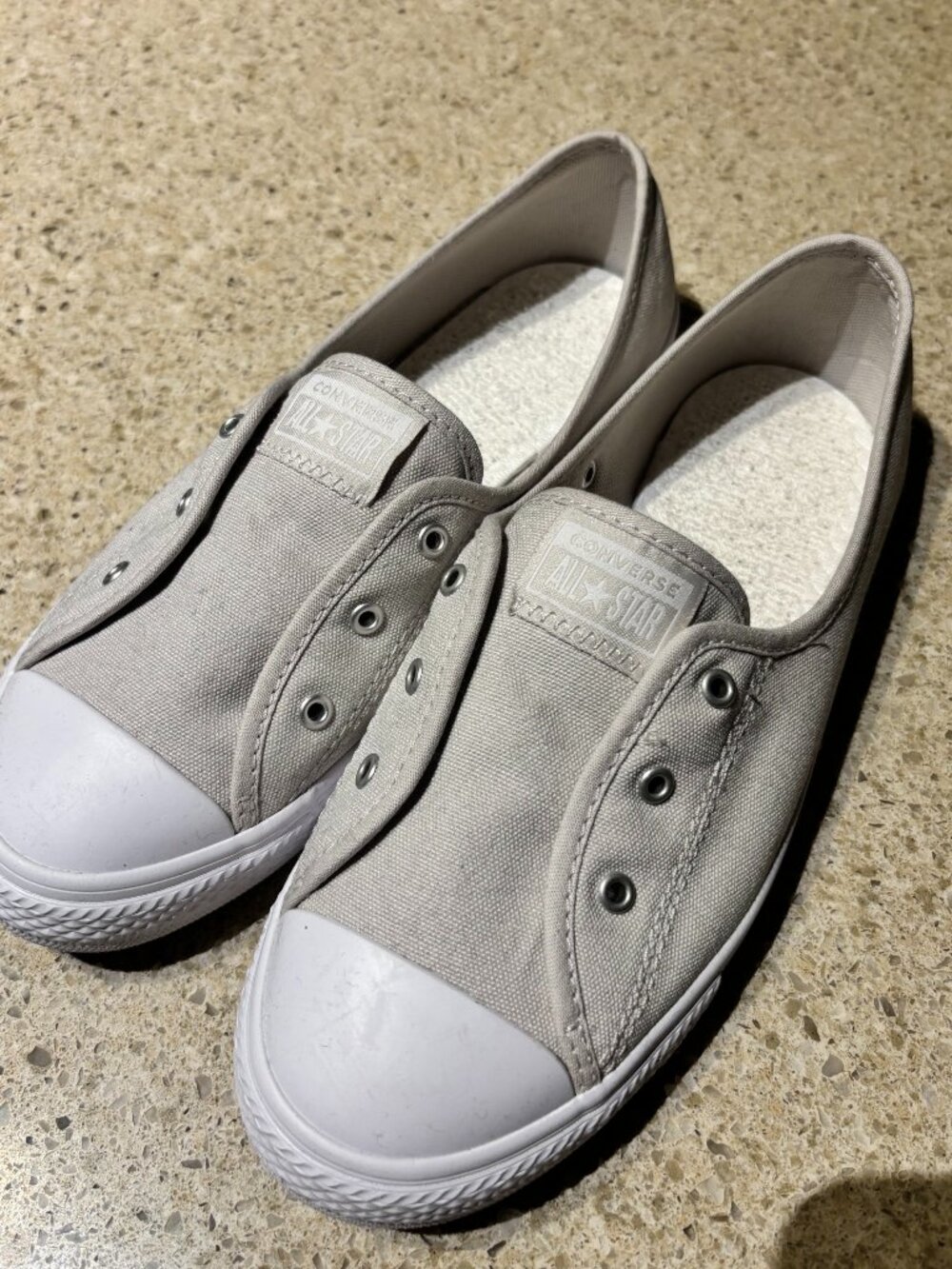 NWOT Converse beach shoe 7
